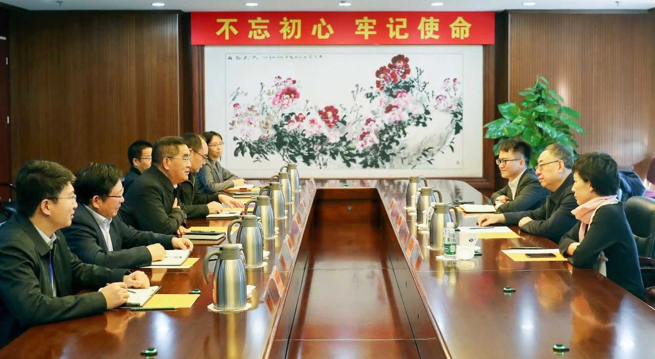 姜仁鋒會見中國國新黨委委員、總會計師劉學詩 